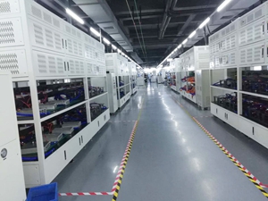 鋁氧化行業(yè)怎樣降低冷水機(jī)組耗電量，節(jié)省運(yùn)營(yíng)成本